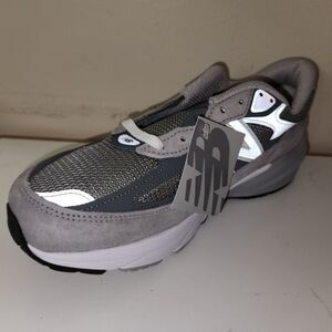 New Balance Men's Gray and White Athletic Shoes